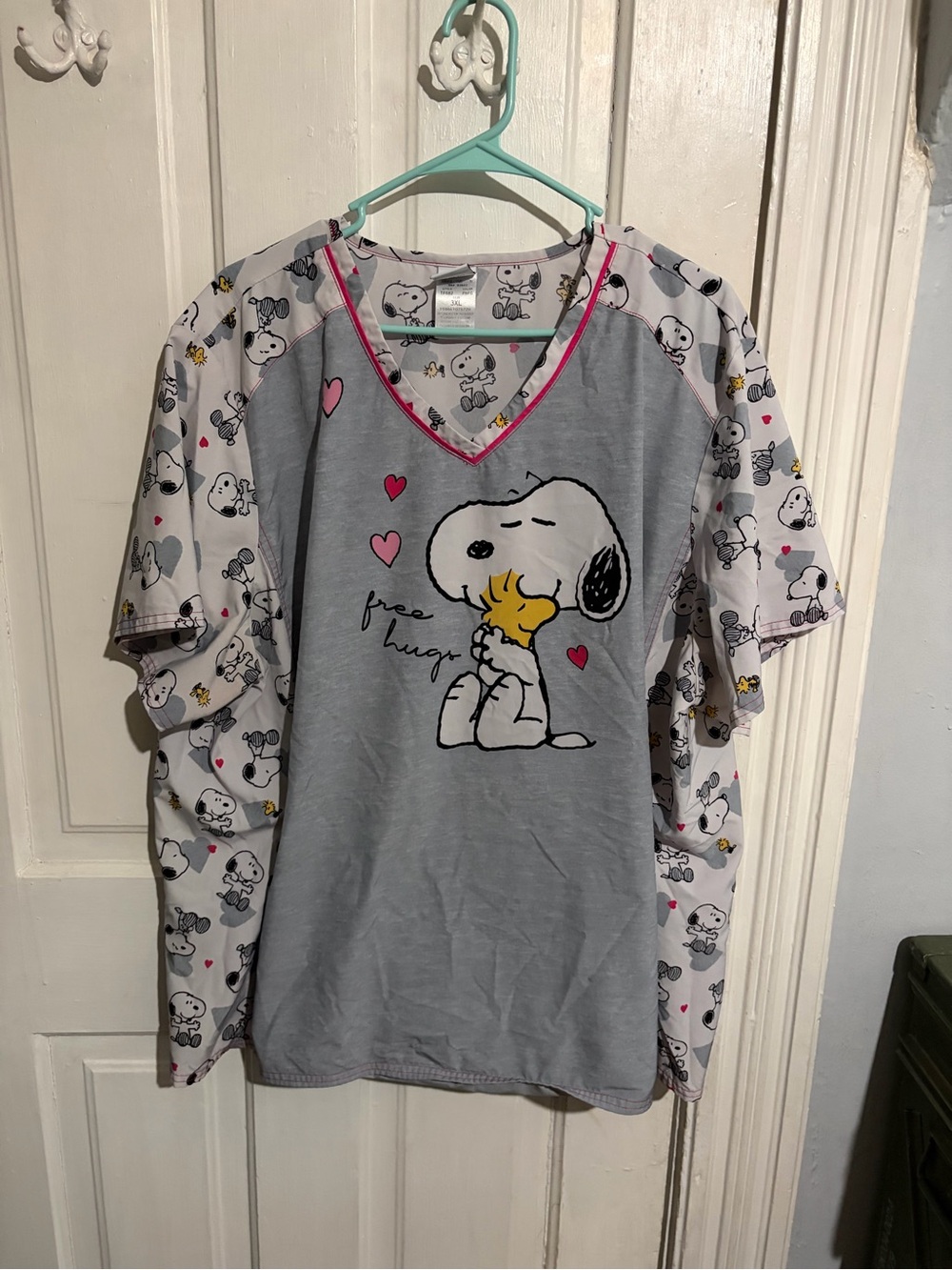 3XL Peanuts Snoopy and Woodstock Valentines Scrub Top